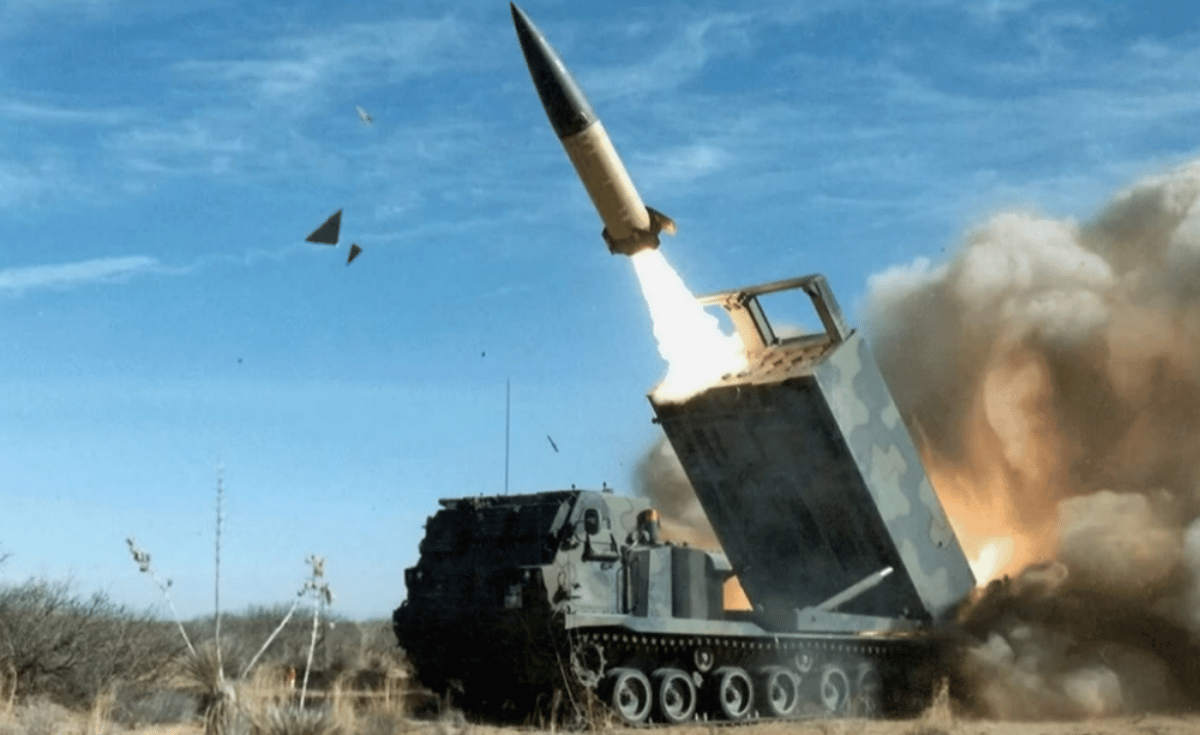 ATACMS missile launch by the M270 MLRS installation / screenshot